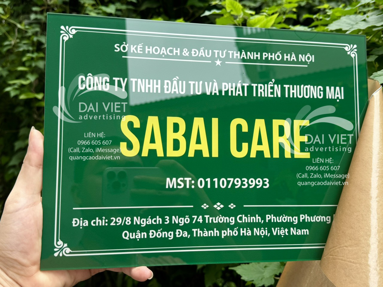 Biển mica in UV dùng cho văn phòng công ty biển mica in UV sắc nét bền màu