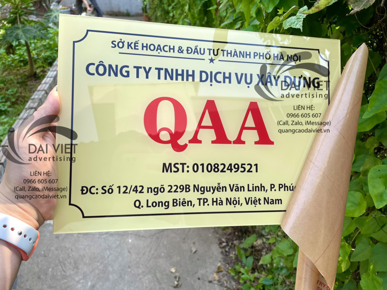 bien-mica-in-uv-mau-vang-sang-trong bien-mica-in-uv-mau-vang-sang-trong