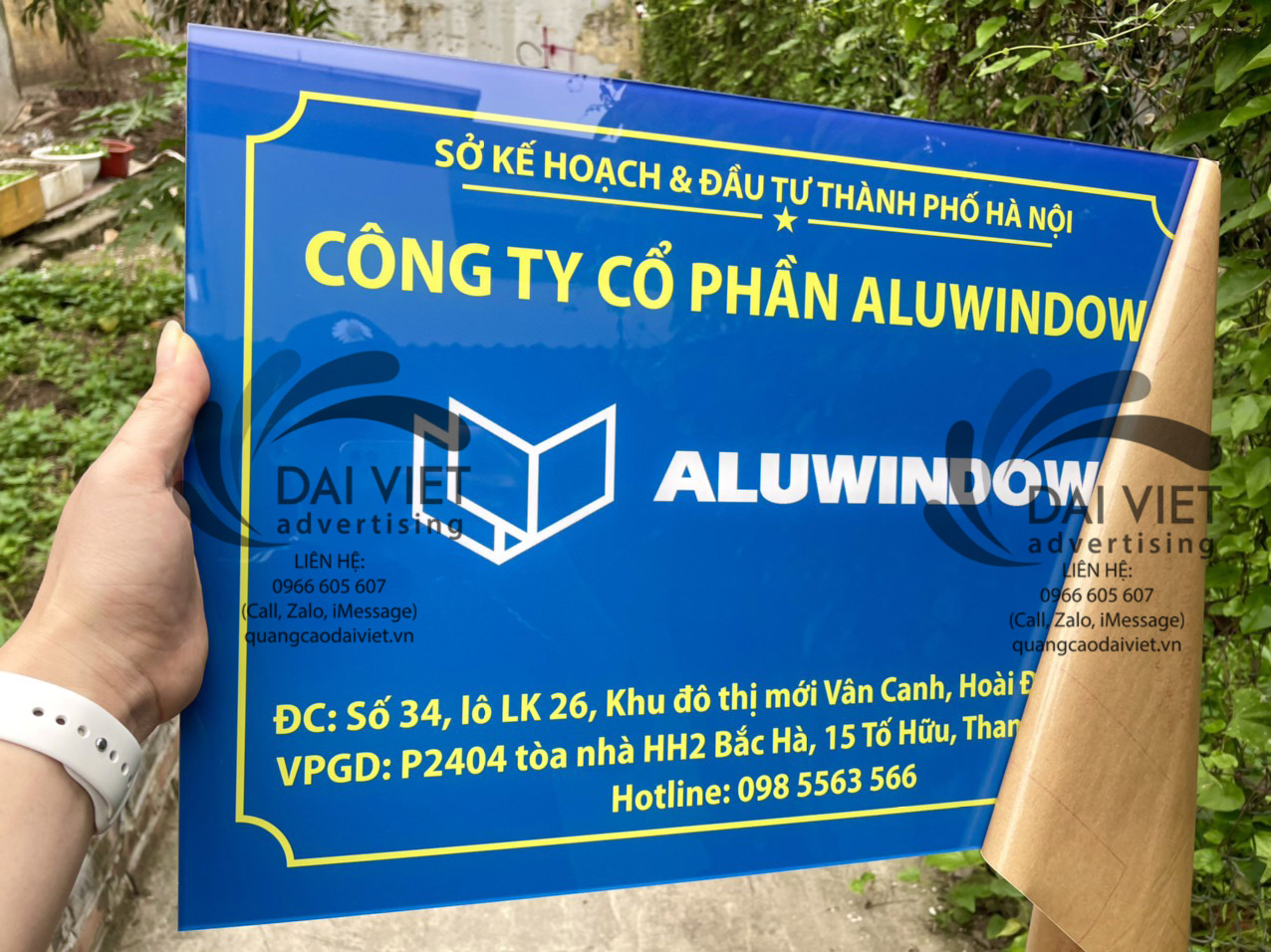 Gia công biển văn phòng giao dịch tại xưởng Quảng Cáo Đại Việt Quảng Cáo Đại Việt nhận làm biển văn phòng giao dịch giá rẻ tại Hà Nội với xưởng sản xuất trực tiếp, gia công sắc nét, đúng quy chuẩn và tiến độ.